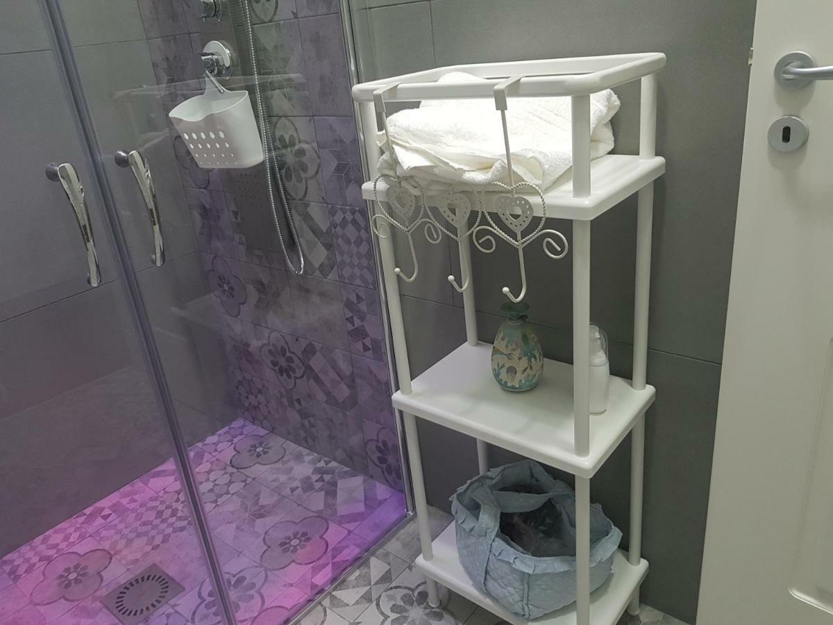 Small Bedroom Vomero'S 나폴리 외부 사진
