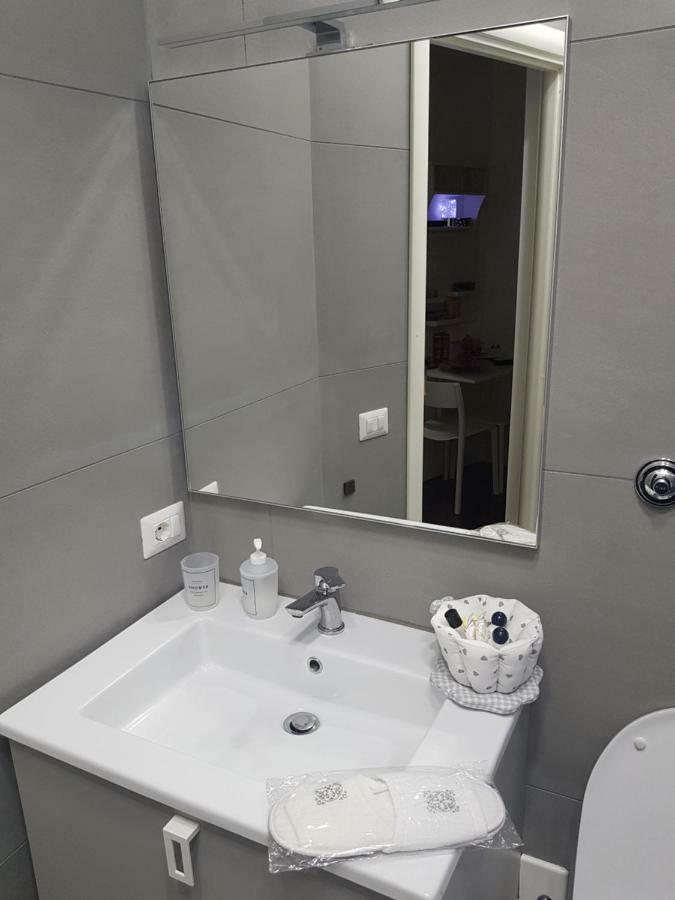 Small Bedroom Vomero'S 나폴리 외부 사진
