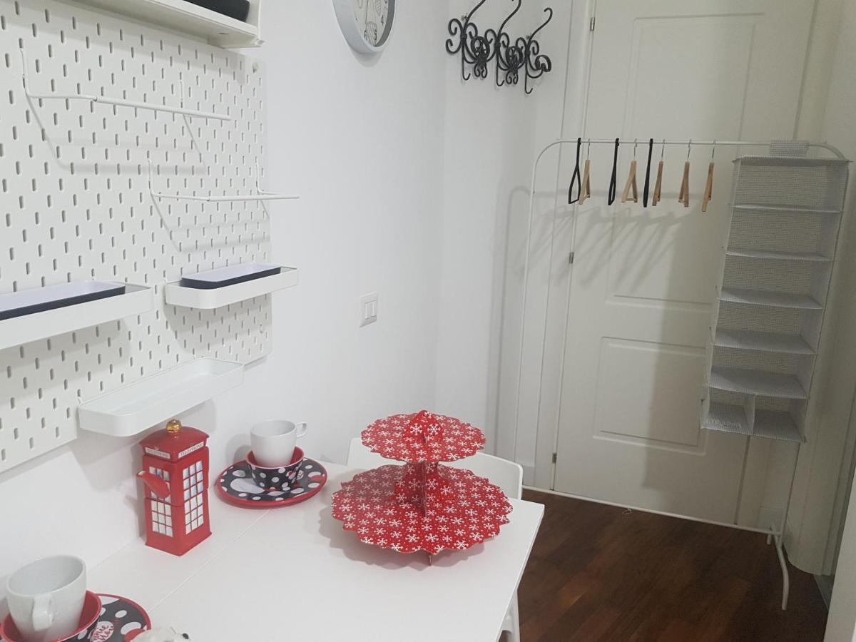 Small Bedroom Vomero'S 나폴리 외부 사진